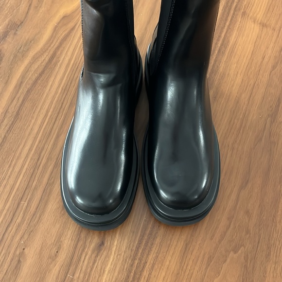 Black mid calf chunky Chelsea boot - Picture 5 of 5